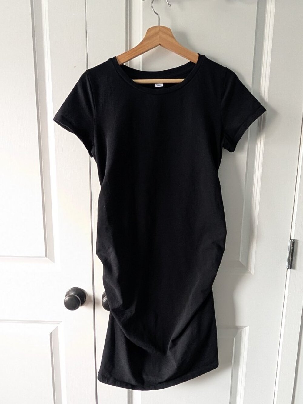 Old Navy Short-Sleeved Bodycon Black Dress (Large, Maternity)